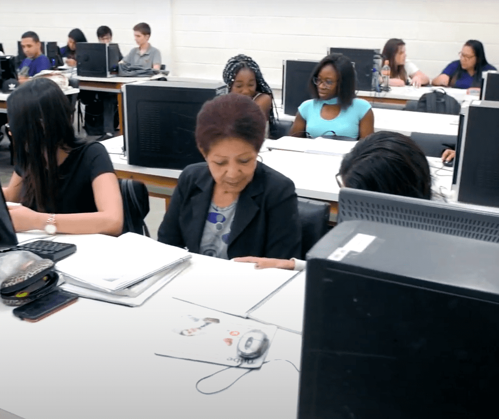 Conheça o curso de Administração matutino da Unisanta com ensino de qualidade, boa infraestrutura e formação para o mercado.